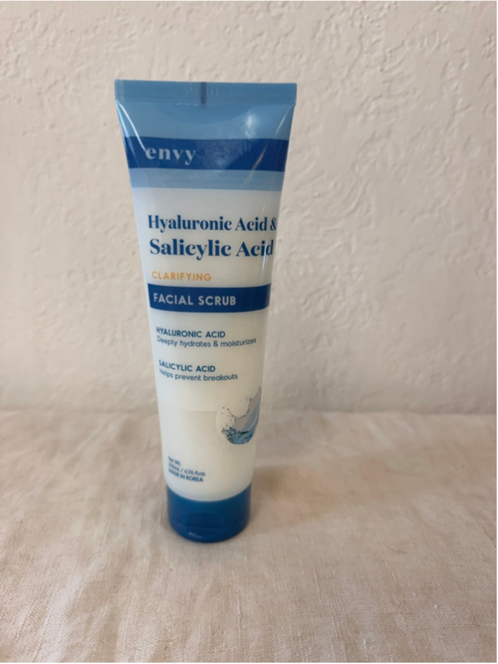 NWT Envy Hyaluronic Acid & Salicylic Acid Clarifying Facial Scrub